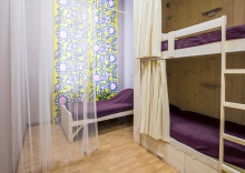 Кровать в общем номере c 3 двухъярусными кроватями и 1 односпальной кроватью (удобства на этаже) в Yes! hostel