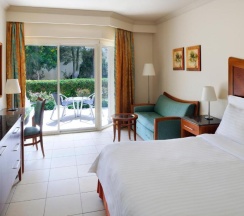Двухместный номер Deluxe с видом на сад двуспальная кровать в Naama Bay Promenade Beach Resort by Accor