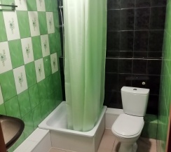Четырехместный номер с 1 двуспальной или 2 односпальными кроватями в Заветы Ильича