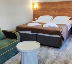 Трехместный номер с выходом во двор в Amina