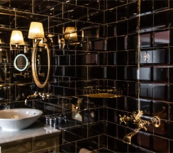 Люкс с видом на улицу или во внутренний двор в Dom Boutique Hotel
