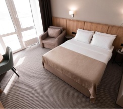 Номер стандарт с 1 двуспальной кроватью в blije