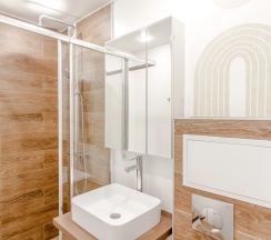 Апартаменты с 2 комнатами с балконом в Квартира Eliza Home у ст. метро Ул. Дыбенко