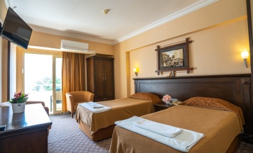 Двухместный номер Economy 2 отдельные кровати в Karen Hotel