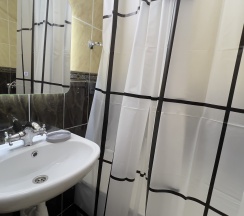 семейный улучшенный 2 спальни с балконом в София-rooms