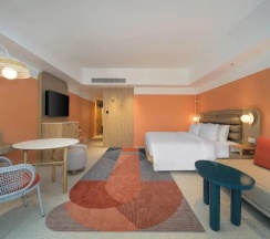 Двухместный семейный люкс Deluxe двуспальная кровать в Centara Karon Resort Phuket