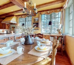 Коттедж с 4 комнатами в Juniper Ridge 16 5000 sq ft, Grand Chateau at Eagle, Expansive Mountain Views by RedAwning
