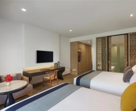 Четырёхместный семейный номер Premier с балконом и с видом на море в Avista Grande Phuket Karon - MGallery