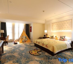 Двухместный семейный номер Standard двуспальная кровать в Phoenix Hotel