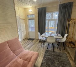 Коттедж с красивым видом из окна в Baza les