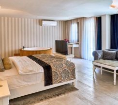 Двухместный номер Deluxe двуспальная кровать в Salonika Suites