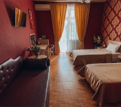 Первая категория (с балконом, вид на озеро, раздельные кровати) в Вилла Вальмонт