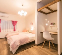Коттедж с 5 комнатами в Nao's House USJ