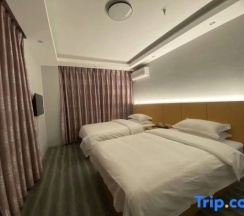 Трёхместный номер Deluxe в The Golden Ville Boutique Hotel & Spa