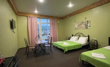 Пятиместный номер Comfort с балконом в Династия