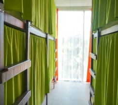 Женский шестиместный номер (Нижнее) в Sunny Sochi Hostel