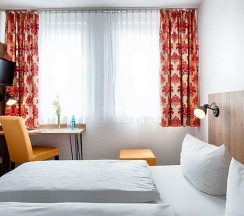 Двухместный семейный номер Business двуспальная кровать в ACHAT Hotel Dresden Altstadt
