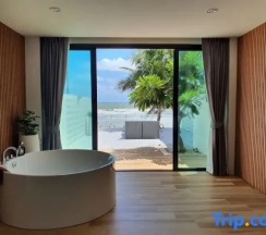 Люкс Deluxe oceanfront в Rattana Pura Beach Resort