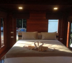 Коттедж с балконом в Check In & Chill Out Laem Sok Pier