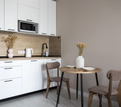 Апартаменты c 1 комнатой с балконом в Hugge Place