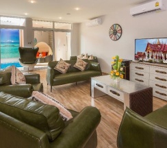 Вилла с 6 комнатами с балконом в Tropicana Pool Villa