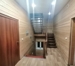 Коттедж с 5 комнатами с балконом и с красивым видом из окна в Удачный