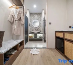 Двухместный номер Premier с видом на бассейн двуспальная кровать в Howard Johnson by Wyndham Phuket Naiyang