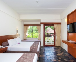 Двухместный номер Deluxe с видом на бассейн двуспальная кровать в Karona Resort & Spa