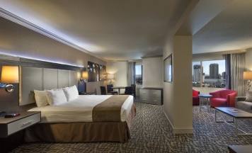 Двухместный люкс Boulevard двуспальная кровать в The STRAT Hotel, Casino & Tower