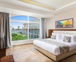 Двухместный люкс Royal двуспальная кровать в Pickalbatros Royal Moderna Sharm & Aqua Park