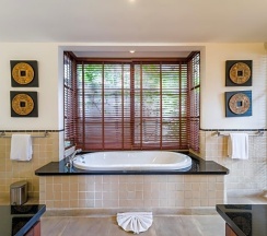 Вилла с 4 комнатами в Kanda Residences Pool Villas