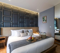 Двухместный номер Deluxe with lagoon view двуспальная кровать в Отель Wyndham Grand Nai Harn Beach Phuket