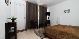 Пицунда: Гостевой дом Guest House Sunrise