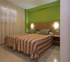 Апартаменты c 1 комнатой с балконом в Apartamentos California