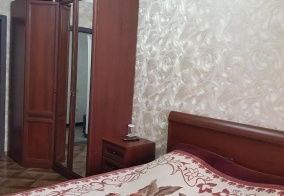 Апартаменты Сдаётся в 2-х ком.кв. 1 комната на берегу моря на 2 человека. Проживание с хозяевами. в Пицунде