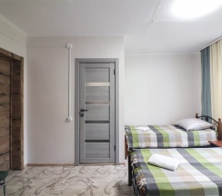 Четырехместный номер с душем №2 в Кедр Золотой