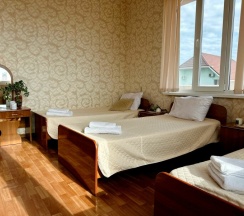 Стандартный 3х-местный номер в Арарат