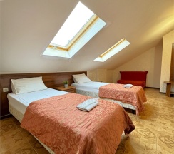 Двухкомнатный семейный четырехместный с балконом и доп местом (4 этаж) в Атриум