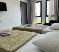 Коттедж с балконом в Ривьера