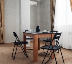 Люкс двухкомнатный 8-ми местный в Лабиринт