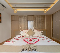 Люкс New семейный с джакузи на крыше с 3 комнатами в Phunawa Resort