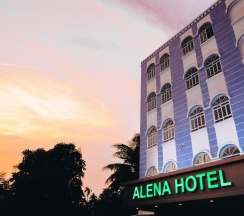 Двухместный номер Standard с видом на озеро двуспальная кровать в Mui Ne Alena Bungalow Hotel