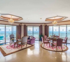 Люкс Regency с 2 комнатами в Royal Cliff Beach Hotel Pattaya