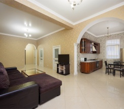 Апартаменты GRAND  3-х комнатный, 4-х местный номер с балконом в Ниагара фоллс