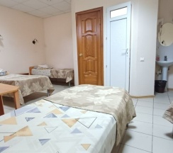 Четырехместный номер 3 категории с раздельными кроватями, полным санузлом в Фатима