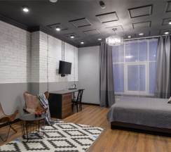 Джуниор Cюит в Welcome House