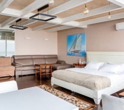 Sea view apartments - Family suite (Ванна с панорамным видом на море и камин. Размещение до 5 гостей), Станюковича 48/5 в Vvo apartments group