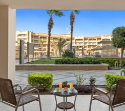 Двухместный номер Deluxe двуспальная кровать в Pickalbatros White Beach Resort - Hurghada