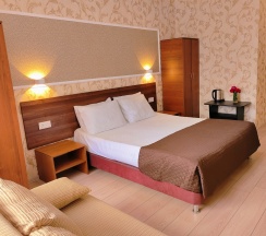 Четырёхместный Комфорт без балкона в Уральские самоцветы