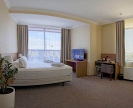Двухместный люкс двуспальная кровать в City Hotel Bishkek